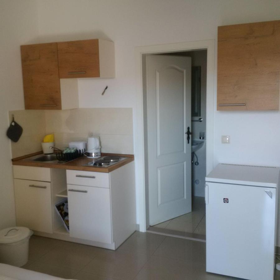Apartments Lucija Brela Extérieur photo