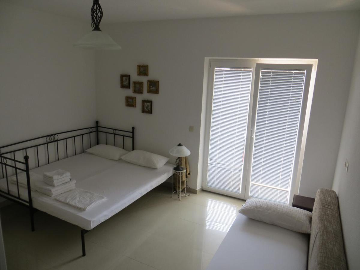 Apartments Lucija Brela Extérieur photo
